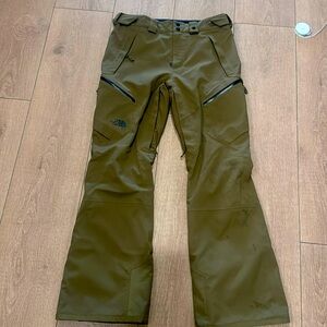 North Face Men’s Ski/Snowboard pants size S-P - Army Forest Green